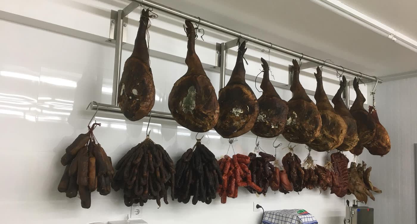 Fumeiro pendurado no Mercado da Forca